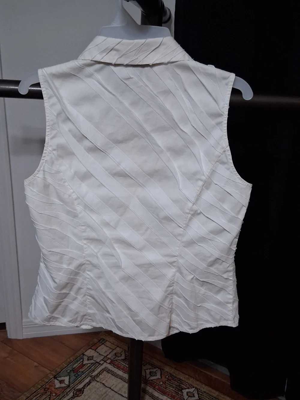 Lafayette 148 New York White Sleeveless Textured Button-Front Shirt - Picture 3 of 4